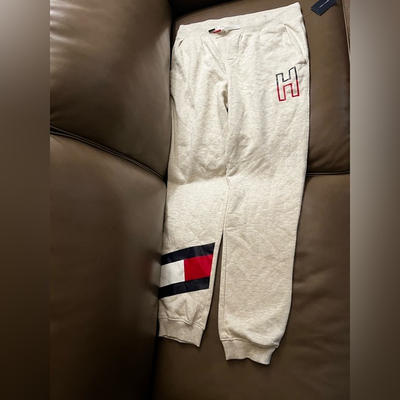 Tommy Hilfiger Kids Light Beige Joggers with Logo - Picture 6 of 17